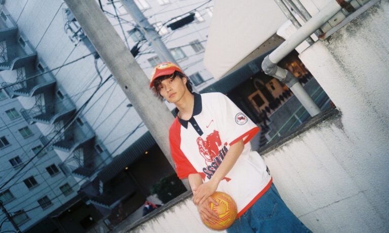 en el mundial de ssstufff puedes jugar con la camiseta de britney spears 25gramos6