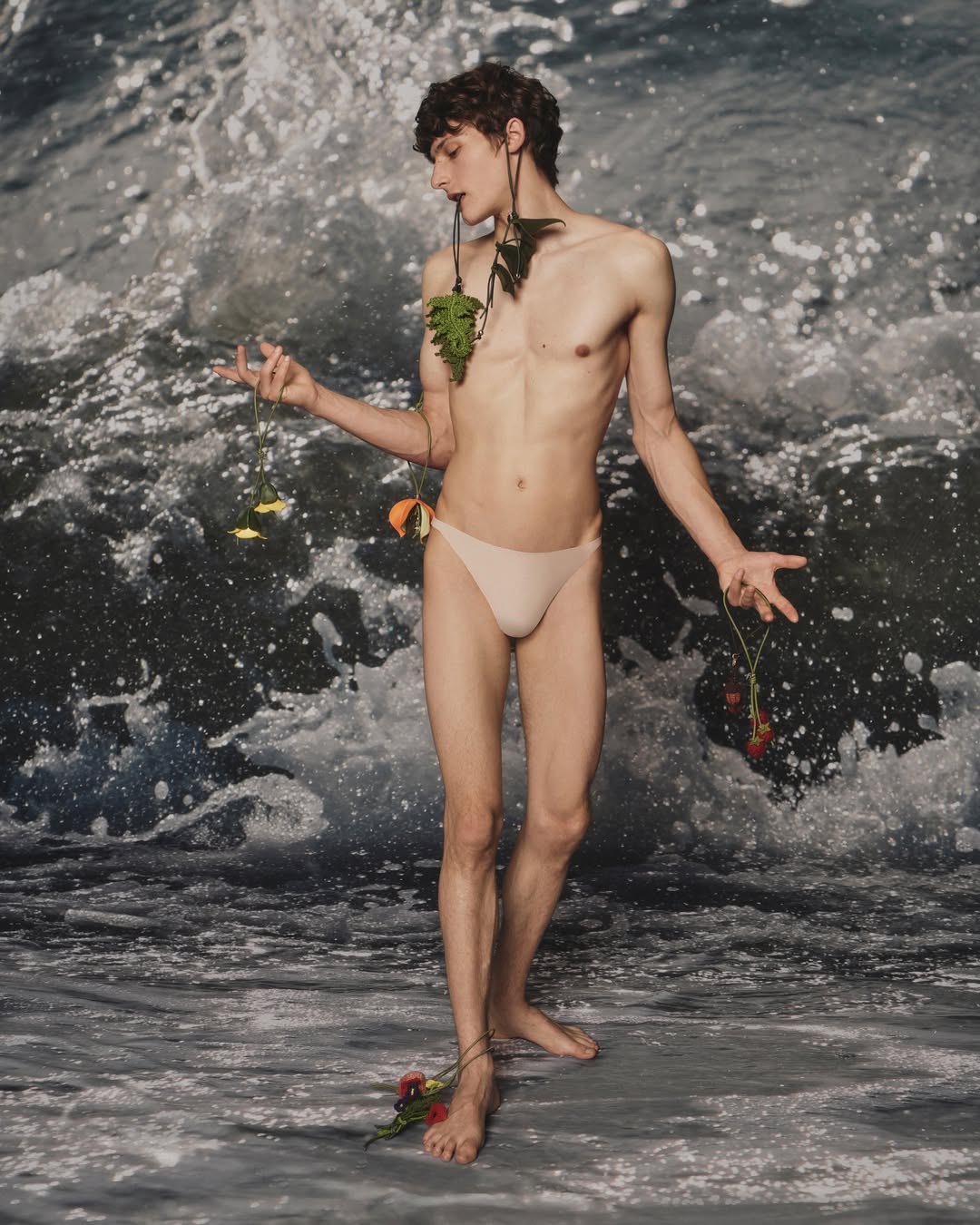 jw anderson pone frente a la camara a su circulo artistico mas intimo 25gramos 1