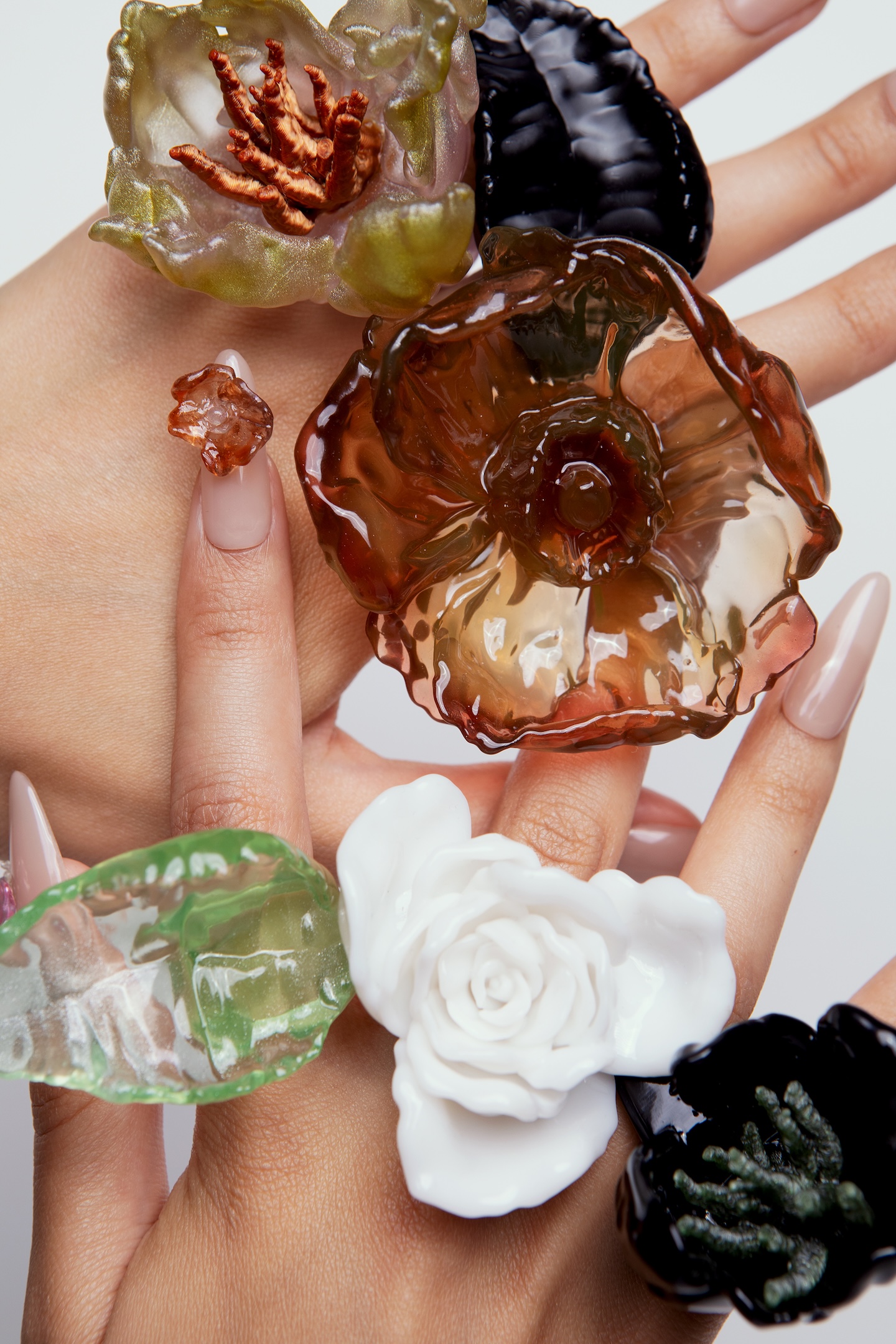 la manso y florence tetier convierten flores en anillos de resina 25gramos 6