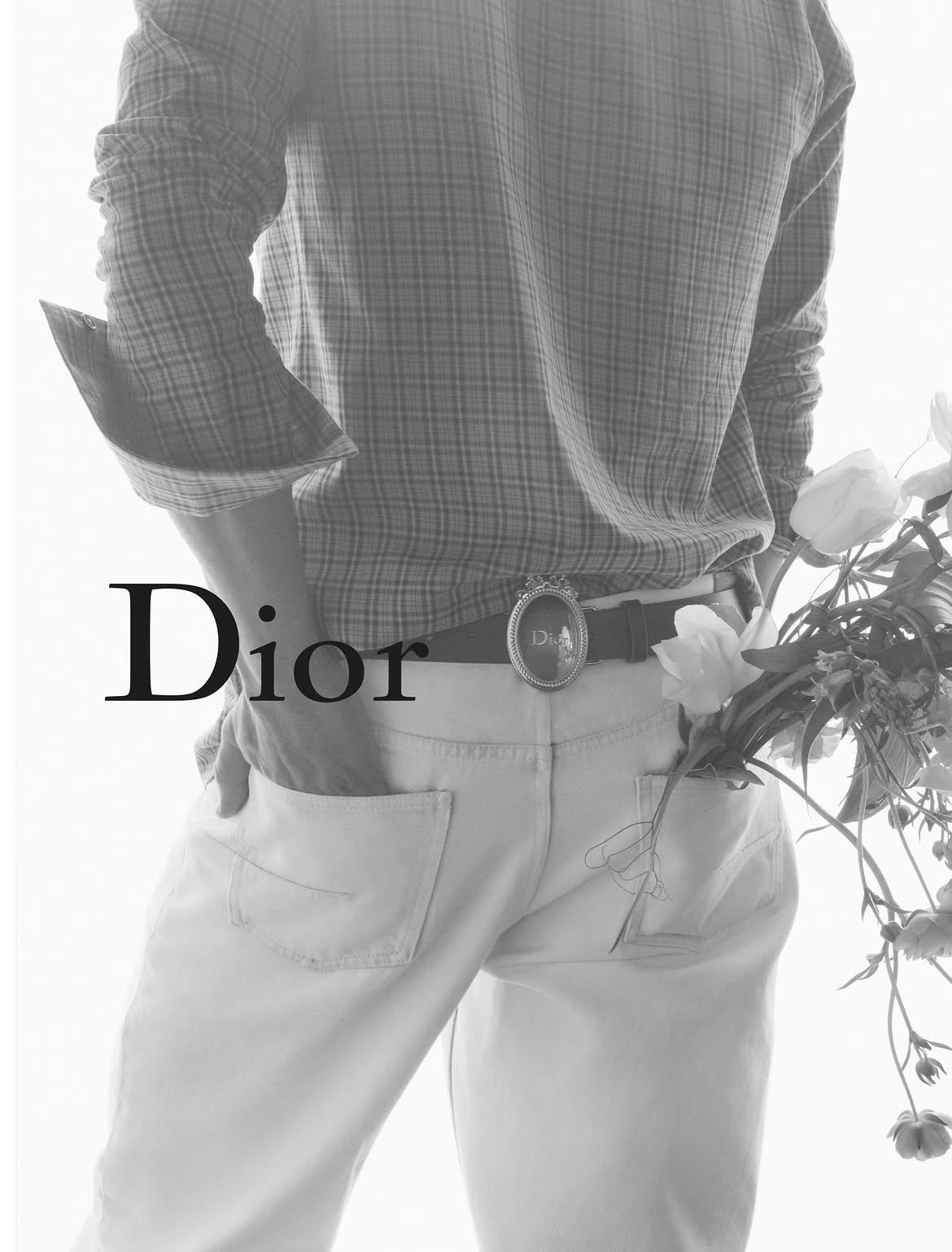 dior manda a sus actores al campo para su nueva campana 25gramos 7