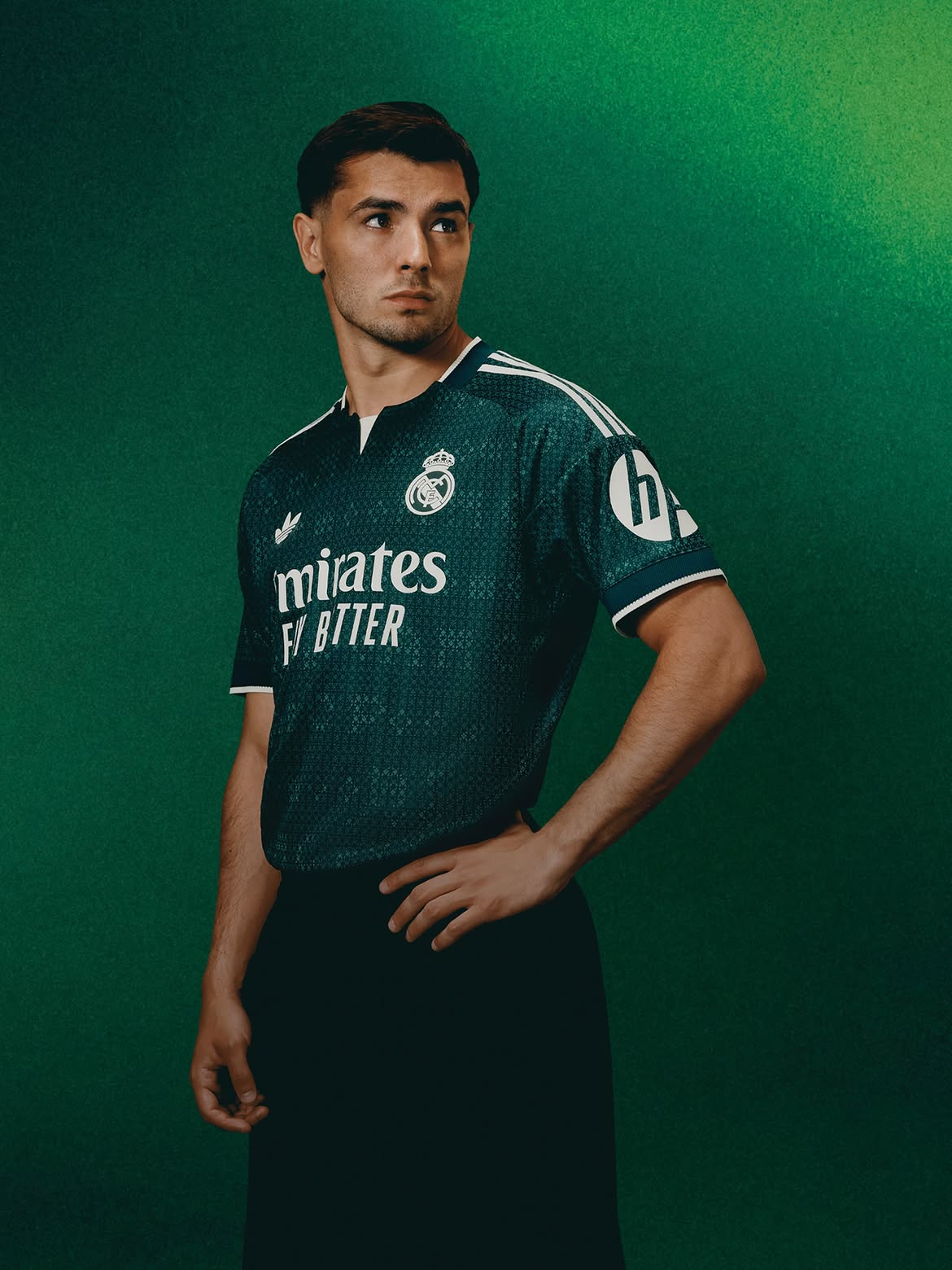 el real madrid apuesta al verde en su equipacion visitante 25gramos 5