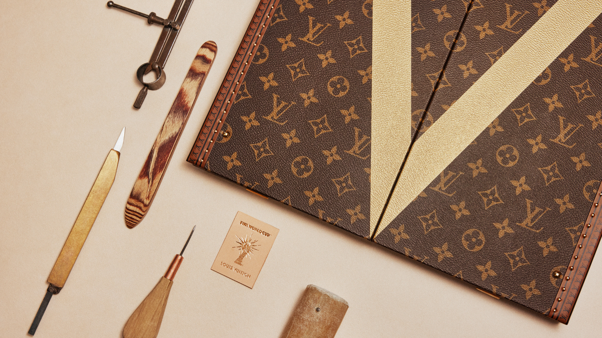 el trofeo del mundial estara un ano mas bien protegido por louis vuitton 25gramos 4