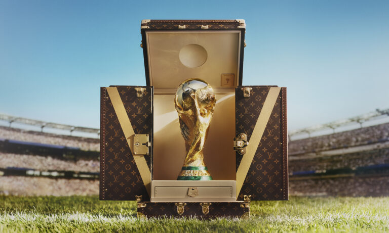 el trofeo del mundial estara un ano mas bien protegido por louis vuitton 25gramos 6