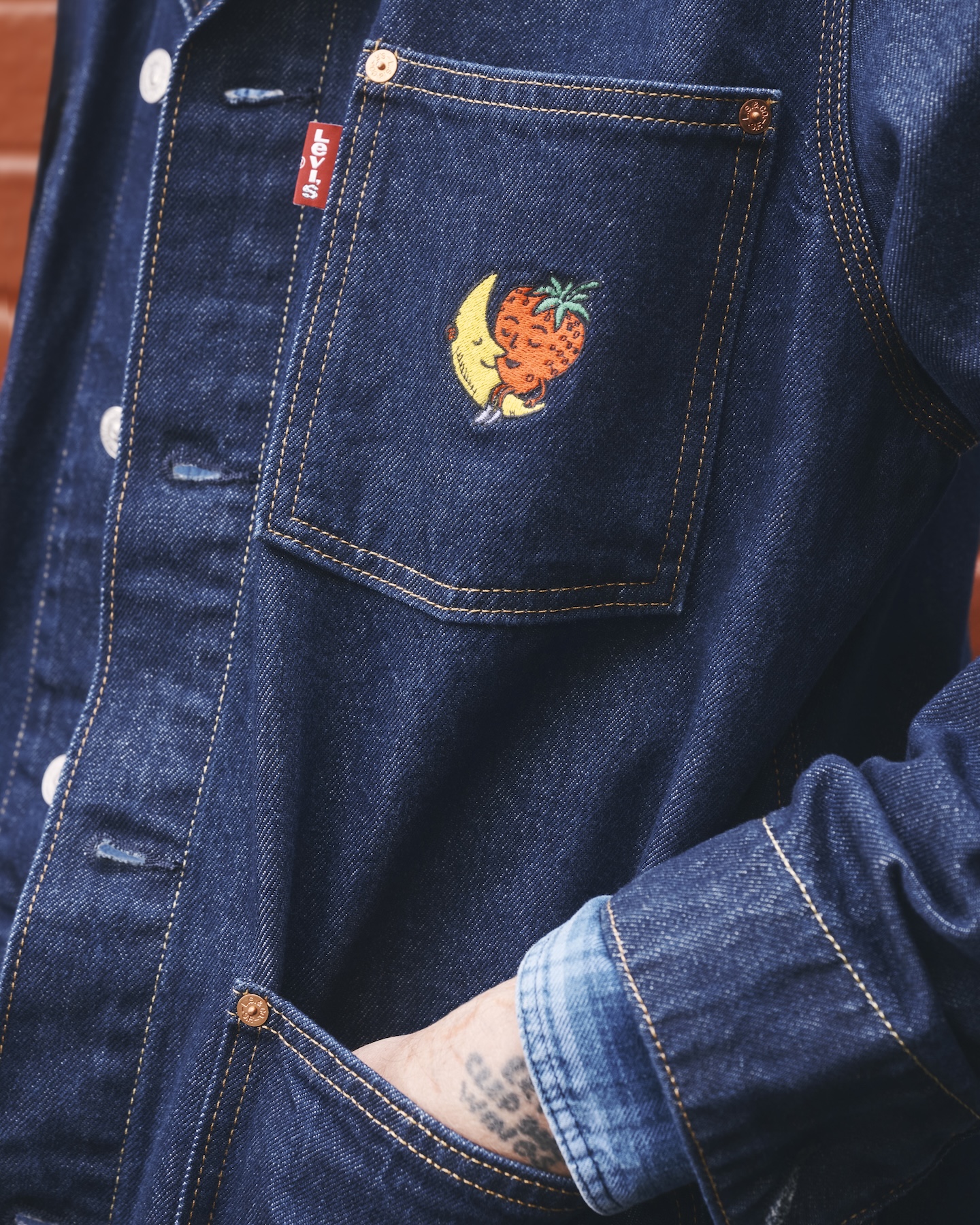 esto de levis junto a sky high farm goods esta pensado para pisar el barro 25gramos 13