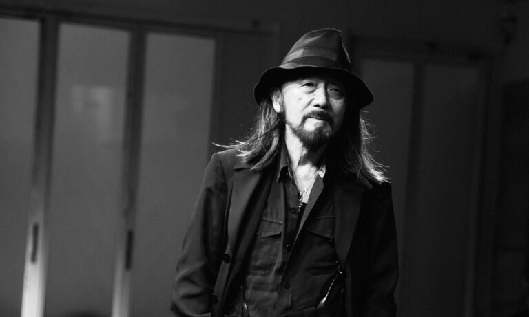 los bocetos de yohji yamamoto salen del archivo 25gramos 1