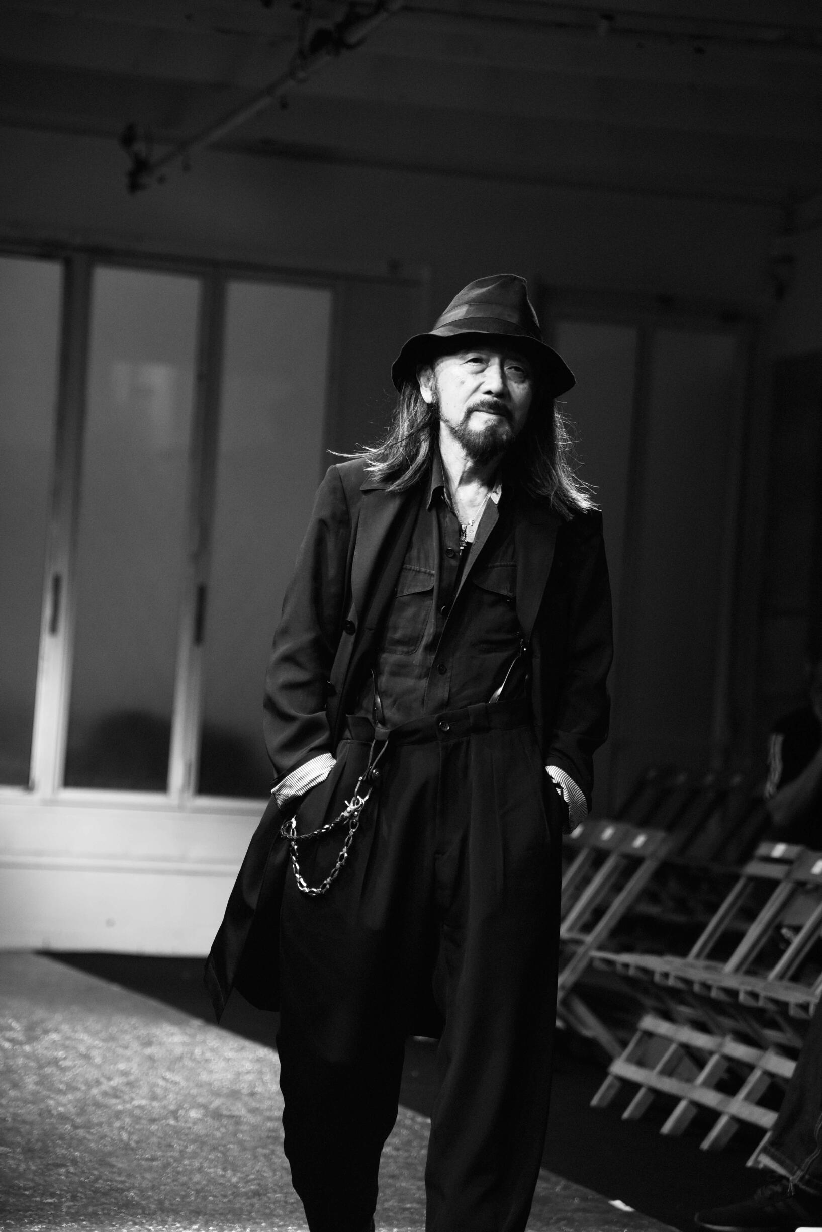 los bocetos de yohji yamamoto salen del archivo 25gramos