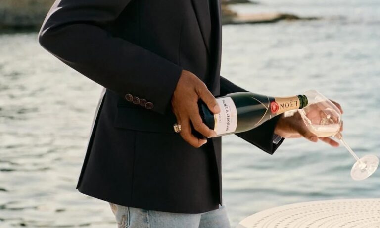 pharrell hace desaparecer la funda blanca del moet ice imperial 25gramos 4 1
