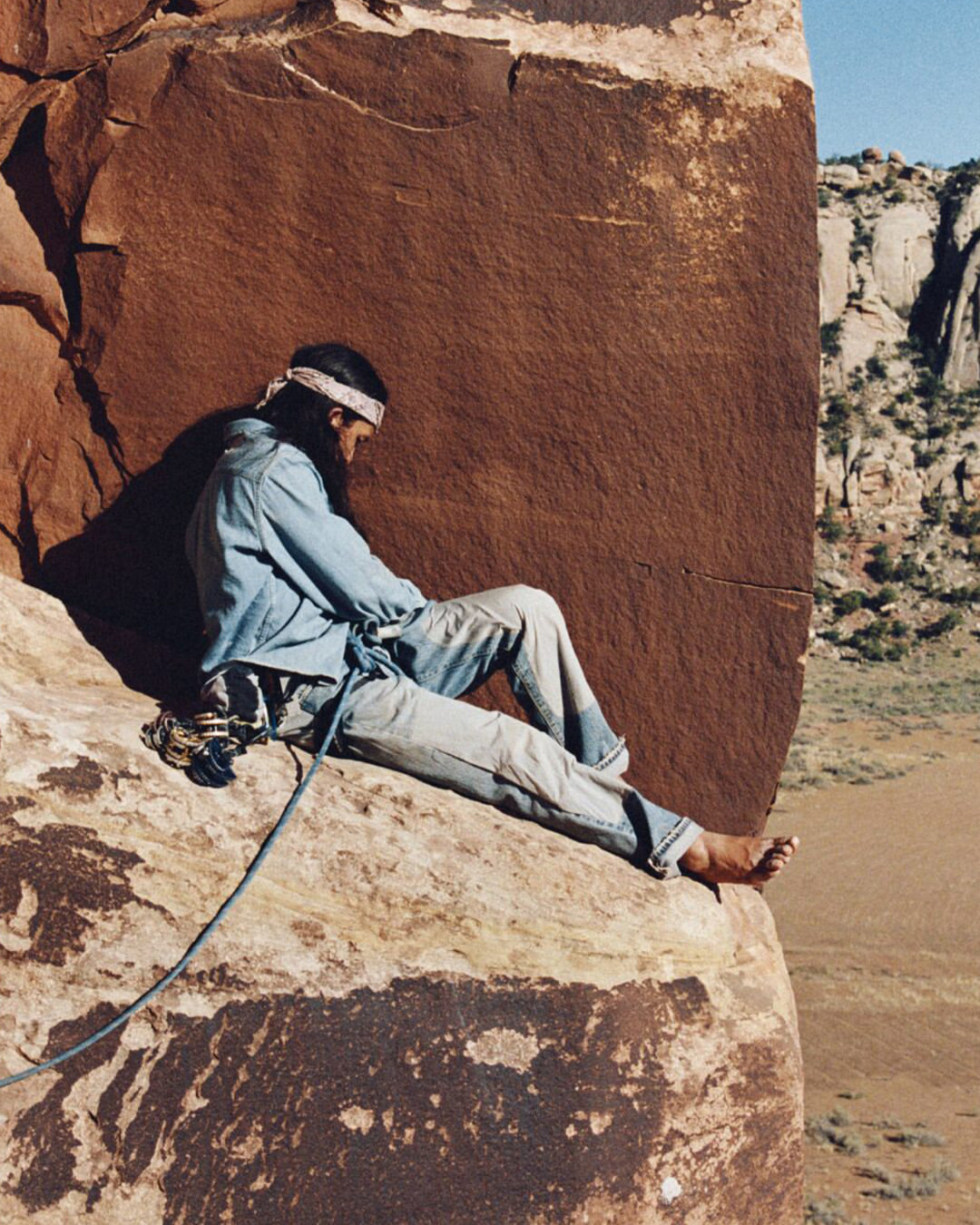 satisfy y levis vuelven a llevar el denim a la montana 25gramos 1