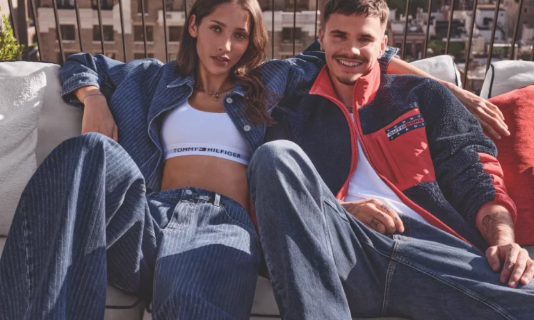 tommy hilfiger repasa cuatro decadas en el denim desde lo alto de nueva york 25gramos 1