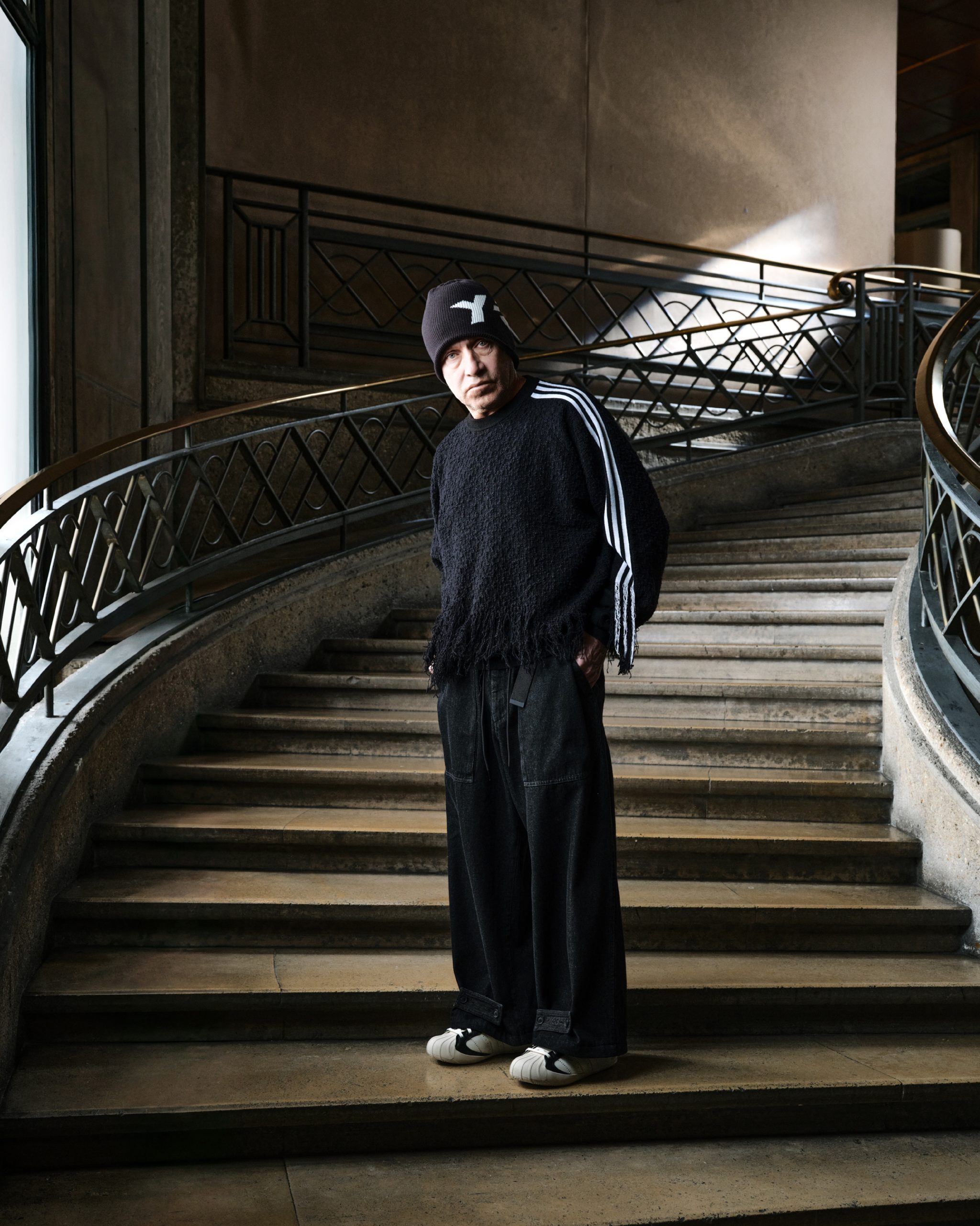 y 3 ha reclutado a mark gonzales para su nueva campana 25gramos 5