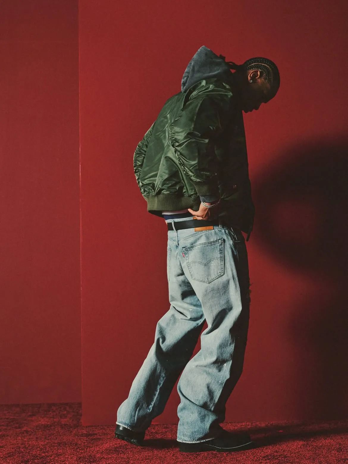 levis deconstruye su uniforme clasico junto a shai y rose 25gramos 5