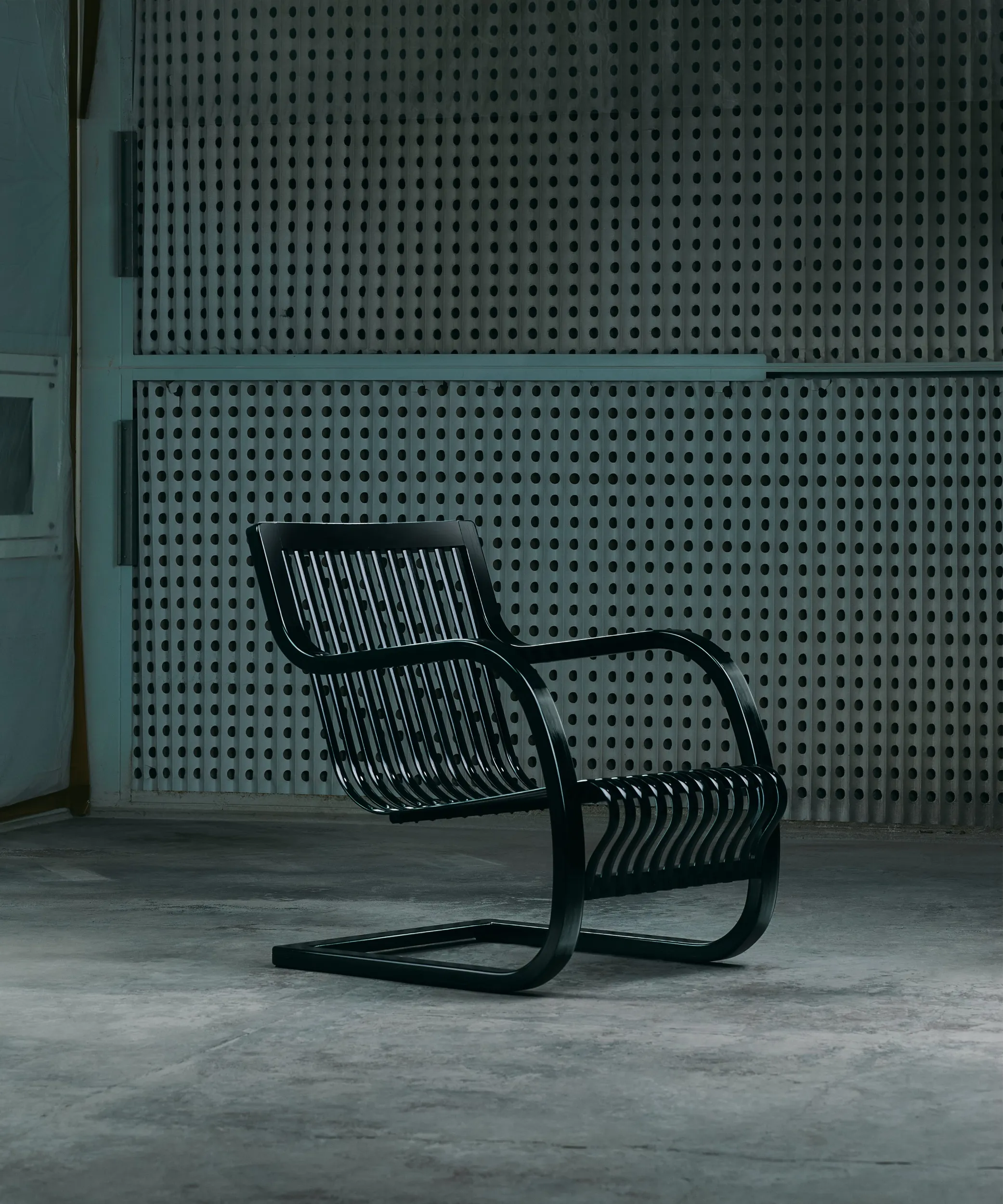 yohji yamamoto tine de negro una silla de los anos 30 25gramos 2