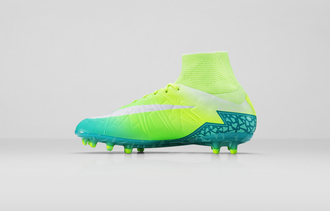 Nike_SU16_wmns_HyperVnmPhntmFG_313_MED_copy_original