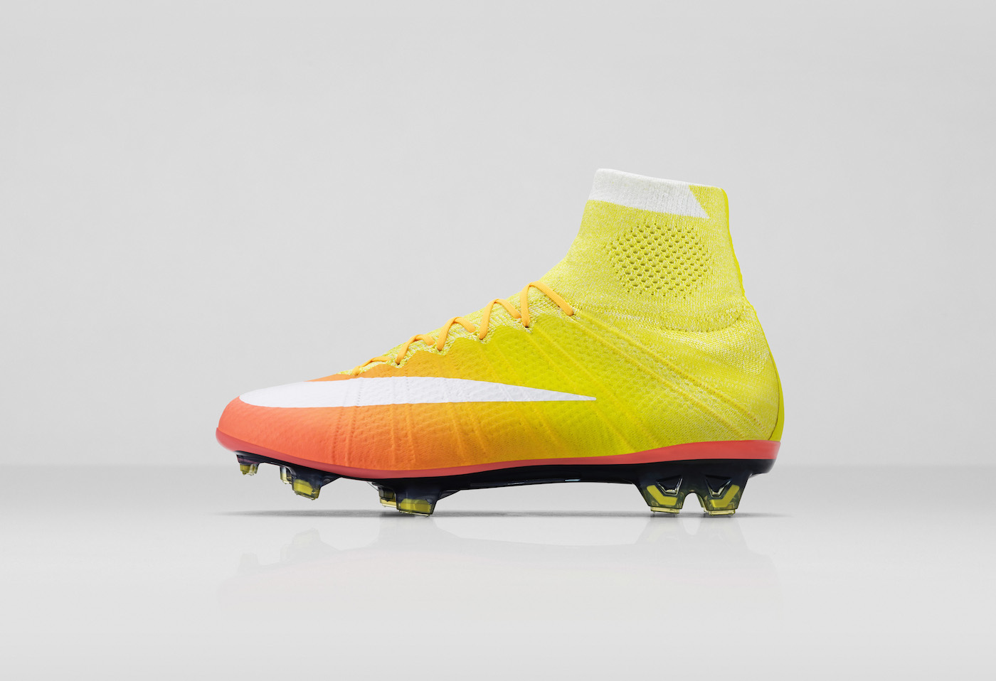 Nike_SU16_wmns_MercSprflyFG_818_LAT_copy_original