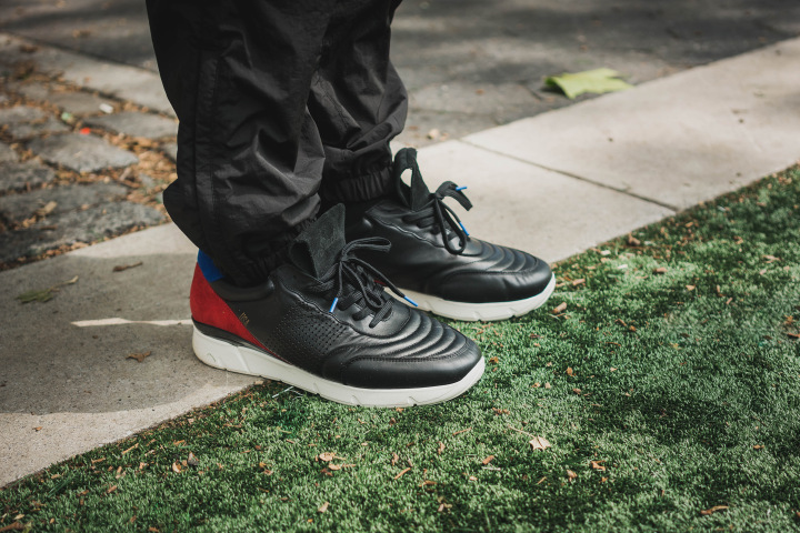 packer-umbro-copa-100-linesman-on-foot-3