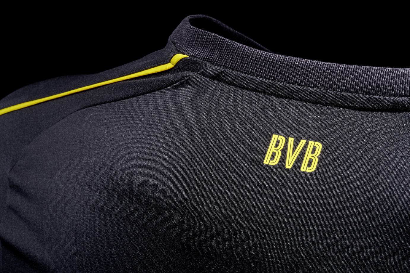 16AW_BTL_PR_TS_PUMA Football_BVB Away_5