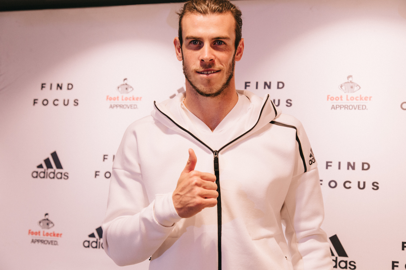 gareth-bale-foot-locker-madrid-adidas-z-n-e-26