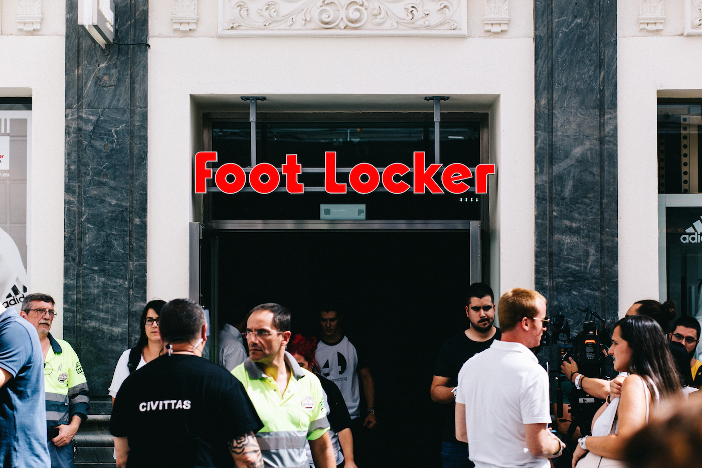 gareth-bale-foot-locker-madrid-adidas-z-n-e-3