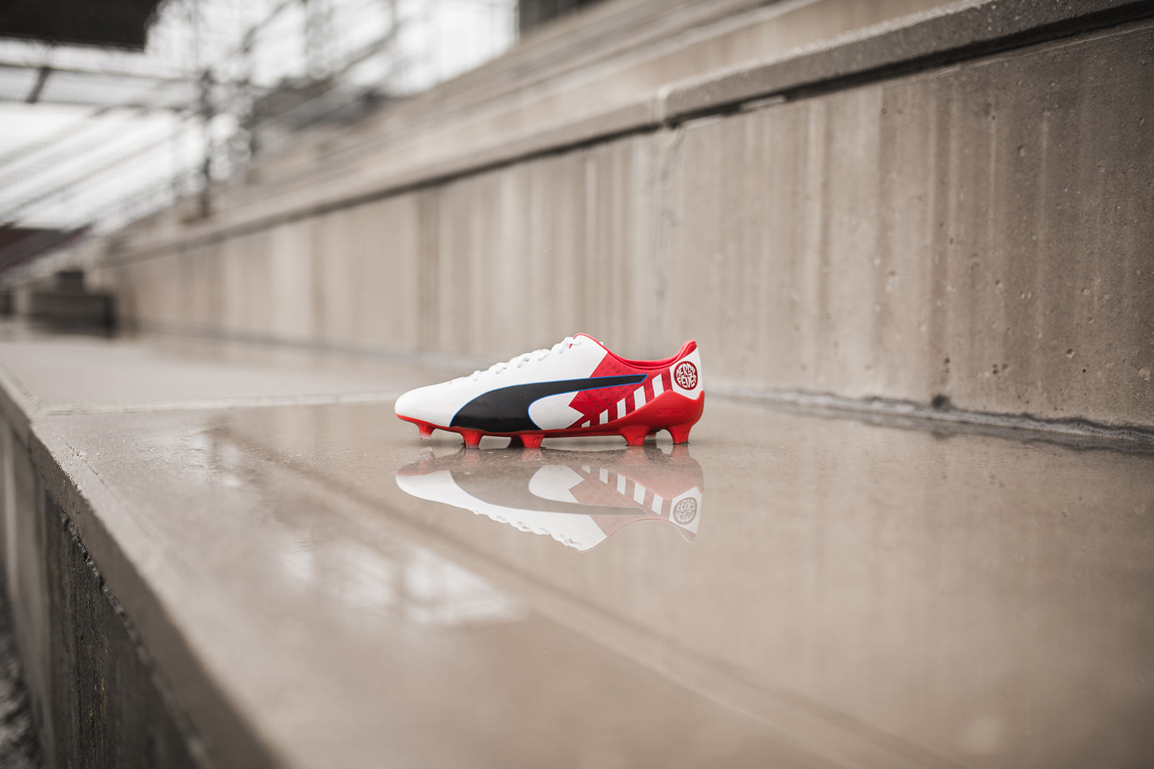 17ss_social_ts_pumafootball_q1_derbyfever_antoinegriezmann_1