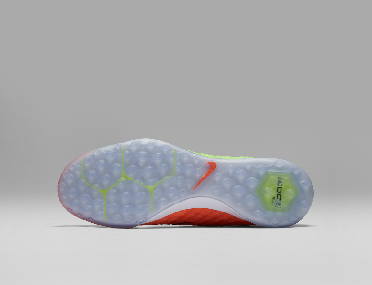 SP17_GFB_RF_852576-308_Hypervenom_Proximo_TF_3_8_original