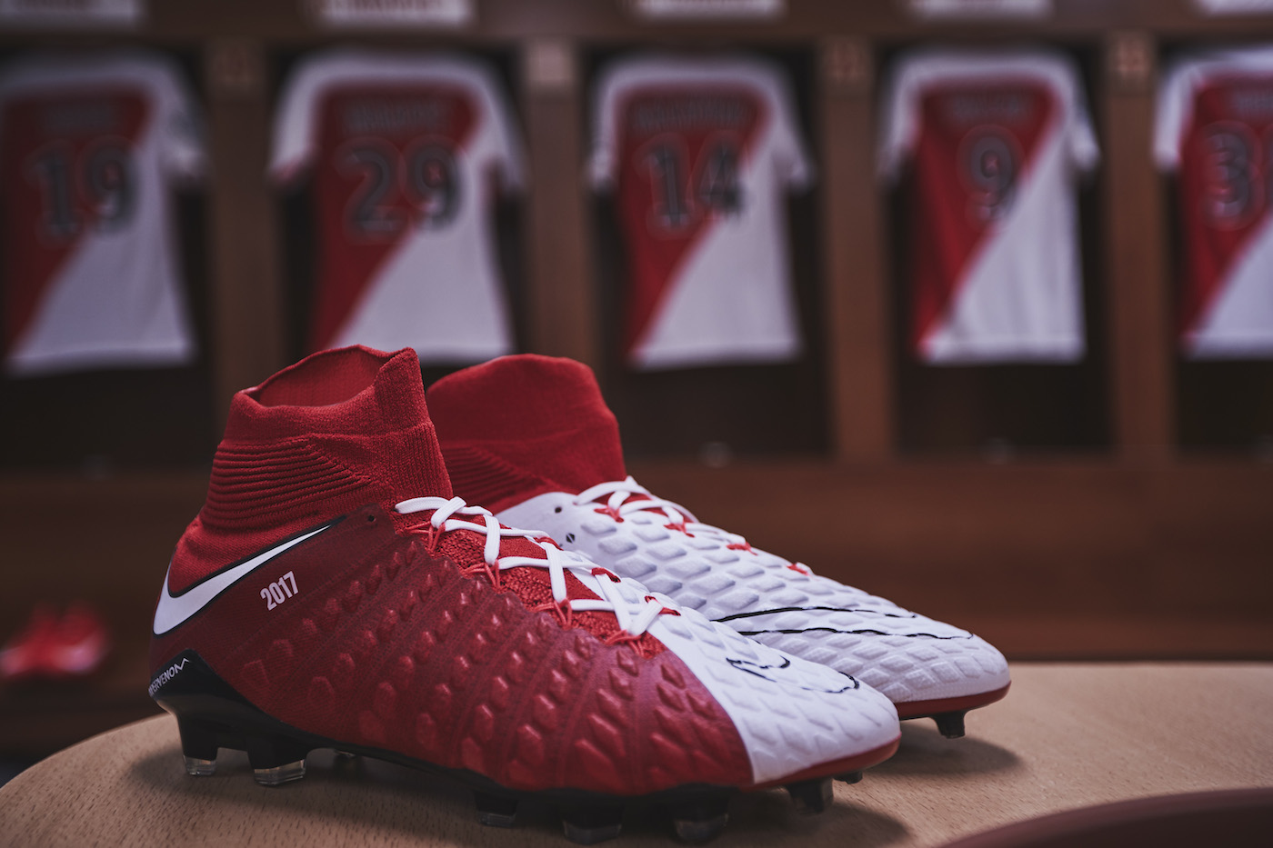 SW17025_NIKE_FA17_JJ3450_PR_original