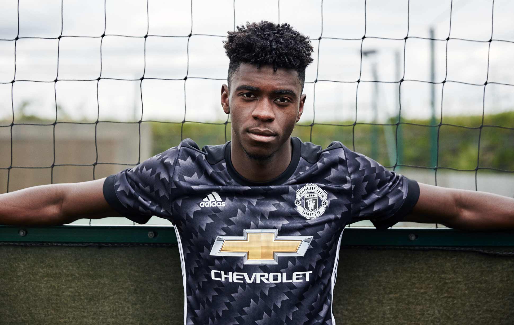 manchetser united adidas away