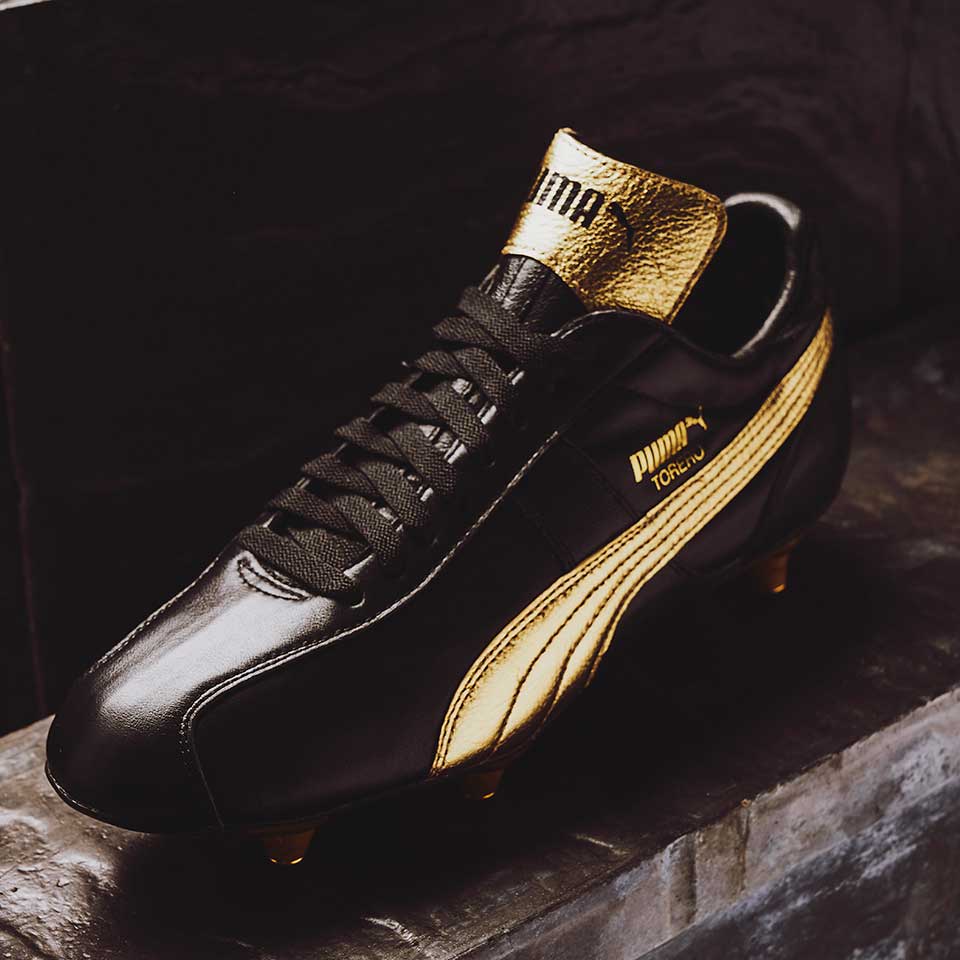 35-years-old-king-football-boot (4)