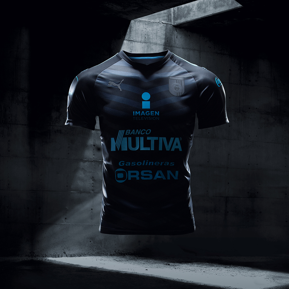 17AW_Social_IG_TS_PUMAFootball_Step-Out_xShirt-Only-Queretaro_2500x2500px