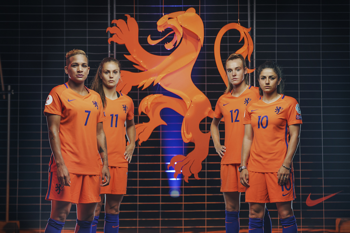 3_nike_lioness_3