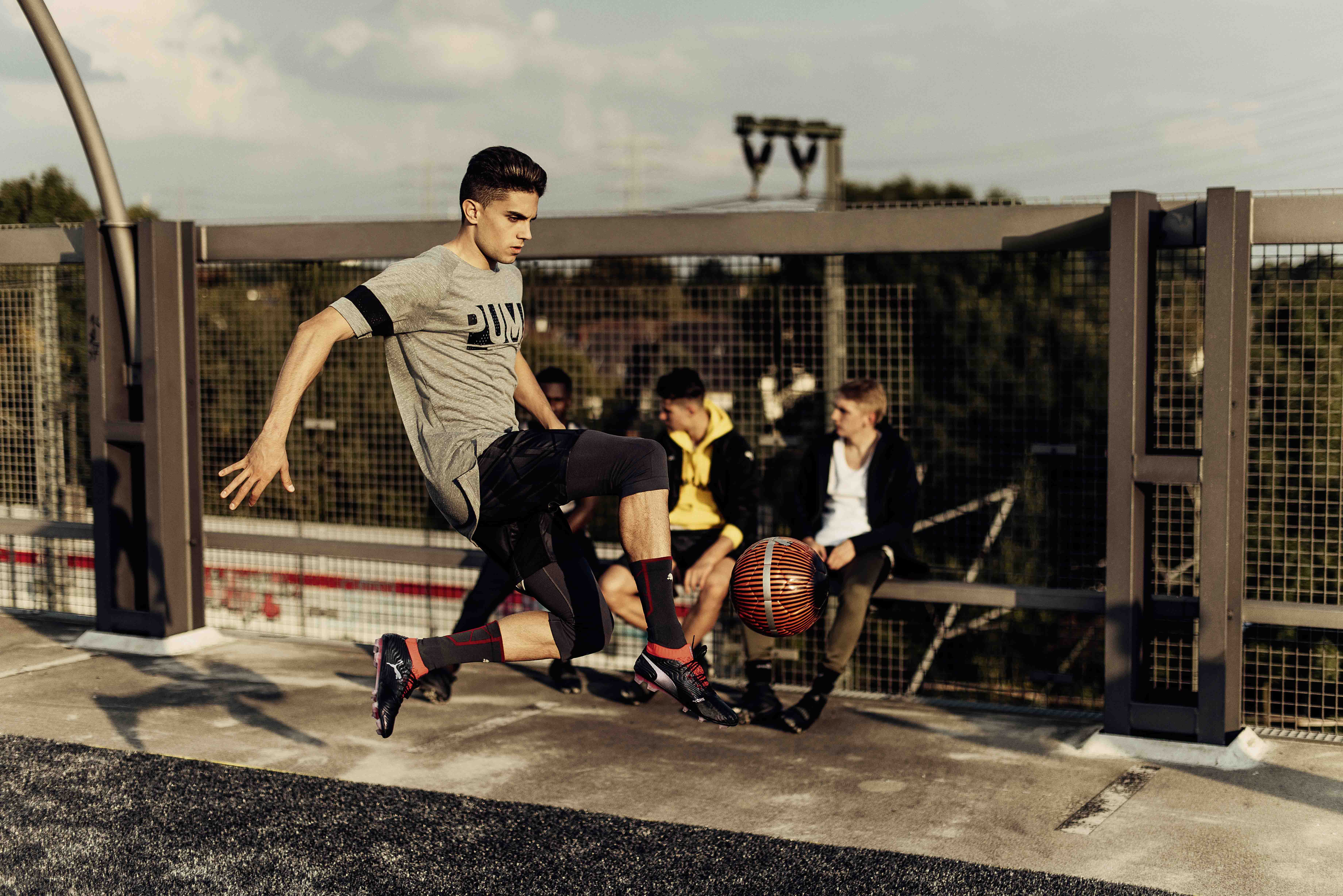 18SS_CONSUMER_TS_Football_PUMAONE_Q1_Action2_Bartra_2162_CMYK