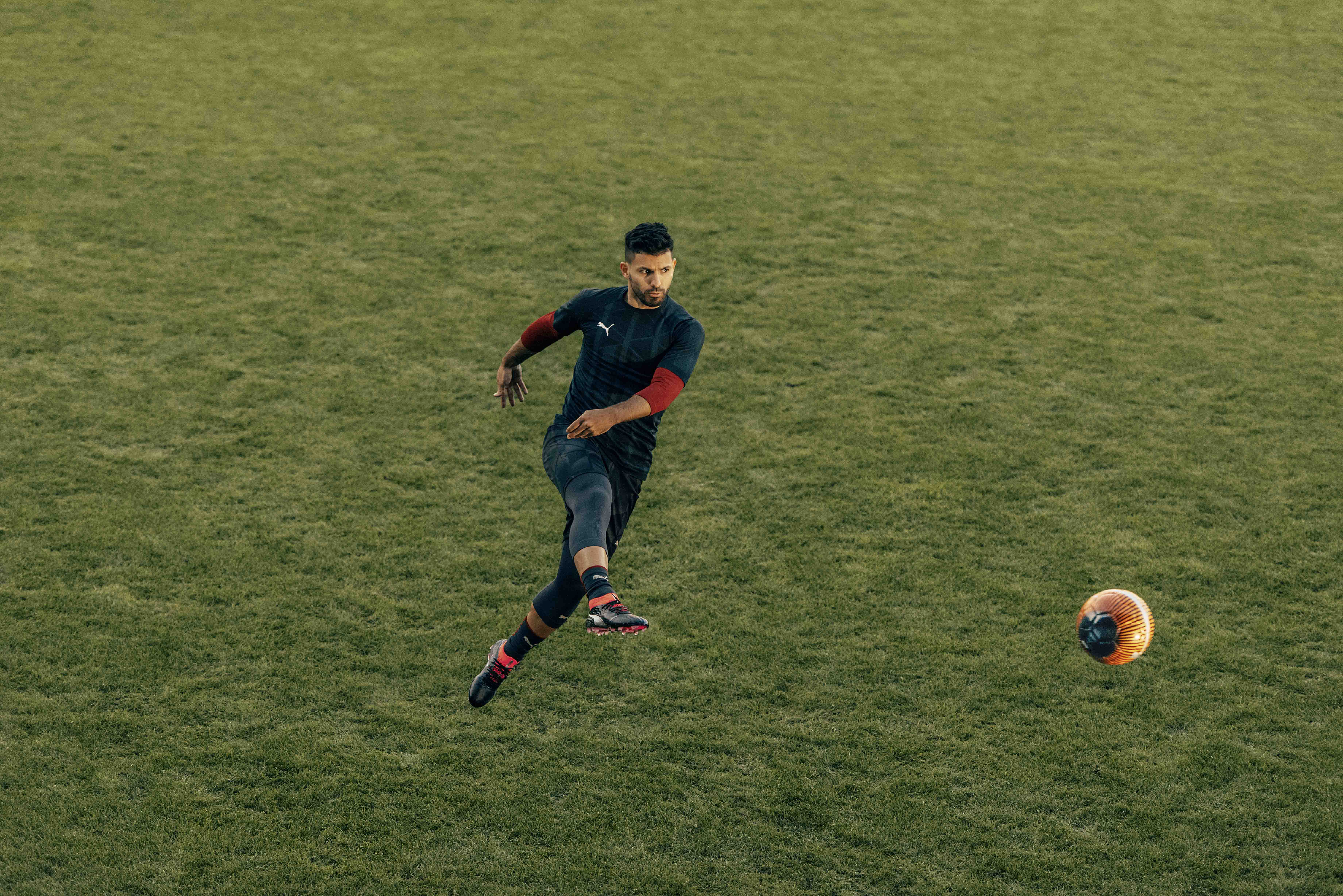 18SS_CONSUMER_TS_Football_PUMAONE_Q1_Action_Aguero_0025_CMYK