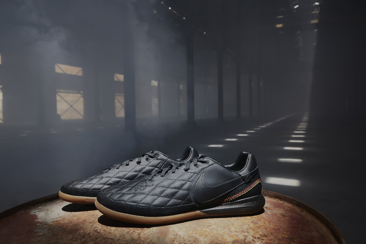 ronaldhino-nike-10r-city-collection-01_76980