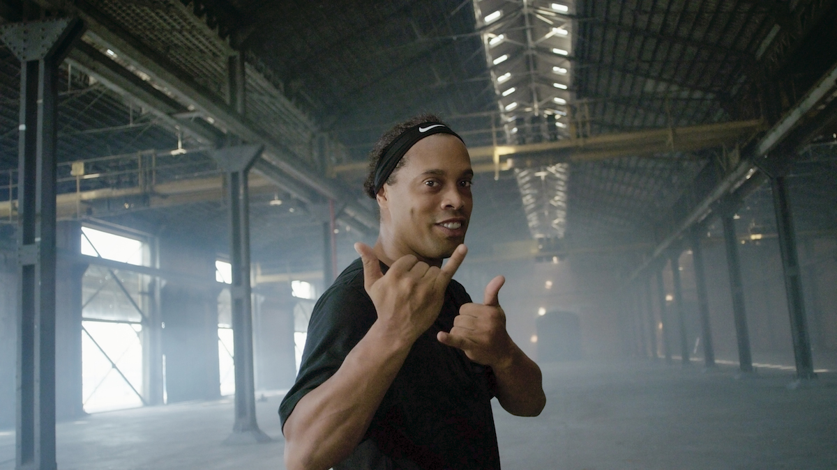 ronaldhino-nike-10r-city-collection-04_76979