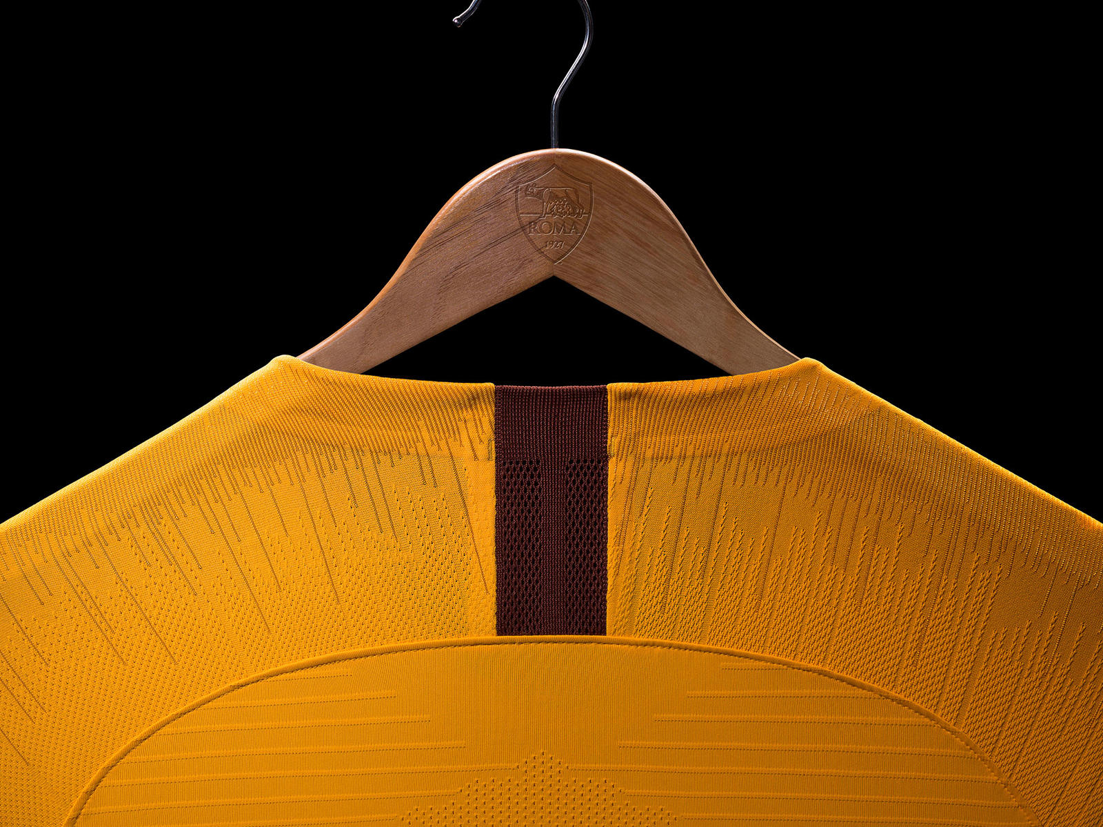 AS_Roma_2018-19_ThirdKit_SUFA18_FB_CKC_AS-ROMA_3RD_PRODUCT_BACK_R_81454