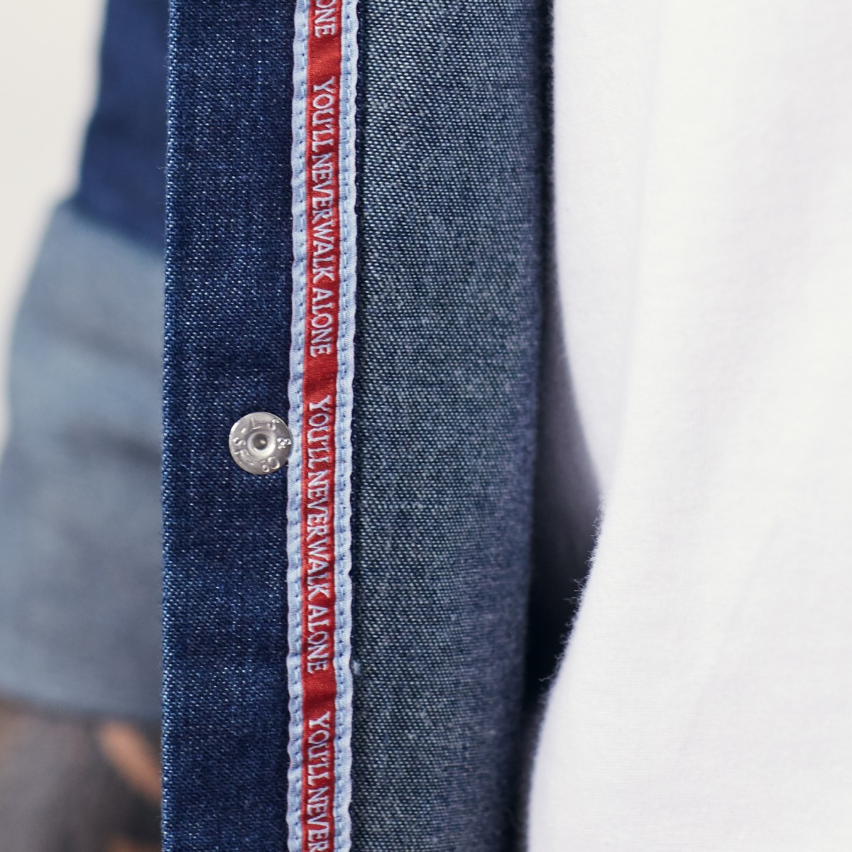 liverpool fc levis 4