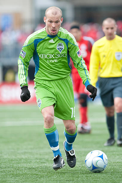 04 April 2009: Seattle Sounders FC midfielder Freddie Ljungberg (10) in game action during the MLS game between Seattle Sounders FC and Toronto FC. The Sounders defeated Toronto FC by a score of 2-0, where the game was played at BMO Field in Toronto, ON. *****FOR EDITORIAL USE ONLY***** (Photo by Adrian Gauthier/Icon Smi/Icon Sport Media via Getty Images)