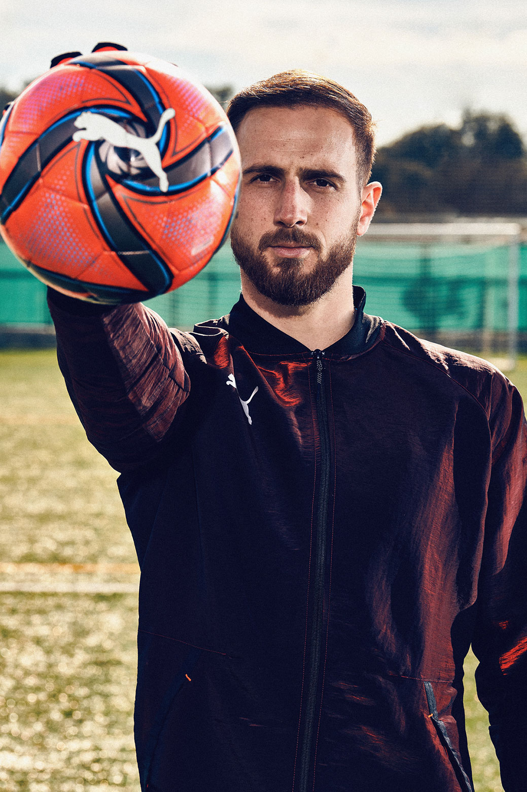 19SS_Social_TS_Football_Q1_Jan-Oblak_Announcement_12