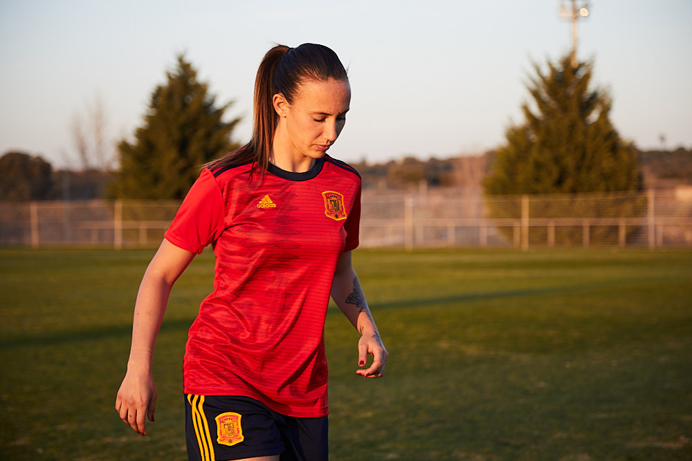 Selección Española Femenina ya tiene equipación adidas para el Mundial de Francia Lenders