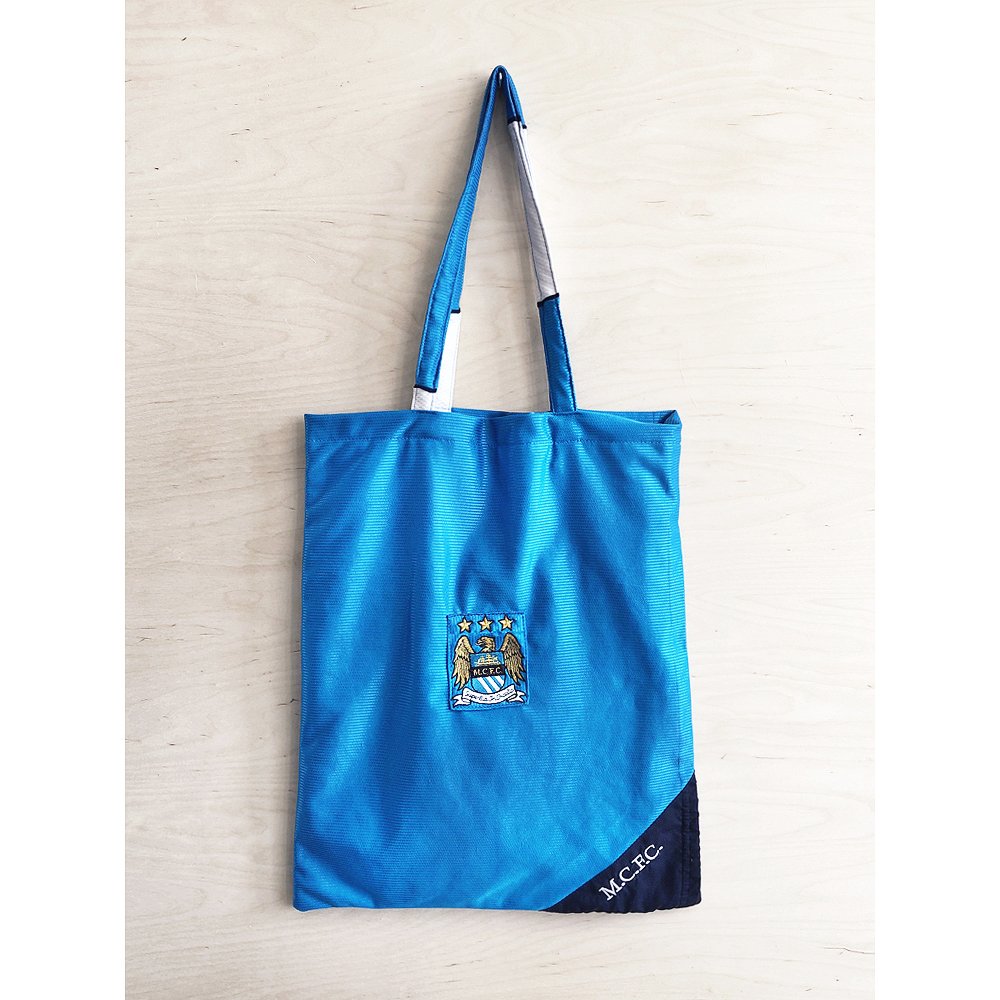 Man+City_Home_99_01_Front (1)