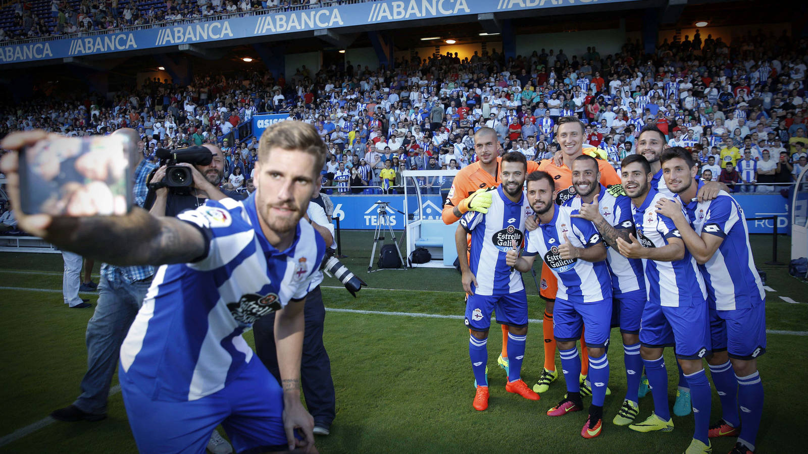 mil-fichajes-en-un-mes-las-nuevas-caras-del-futbol-espanol