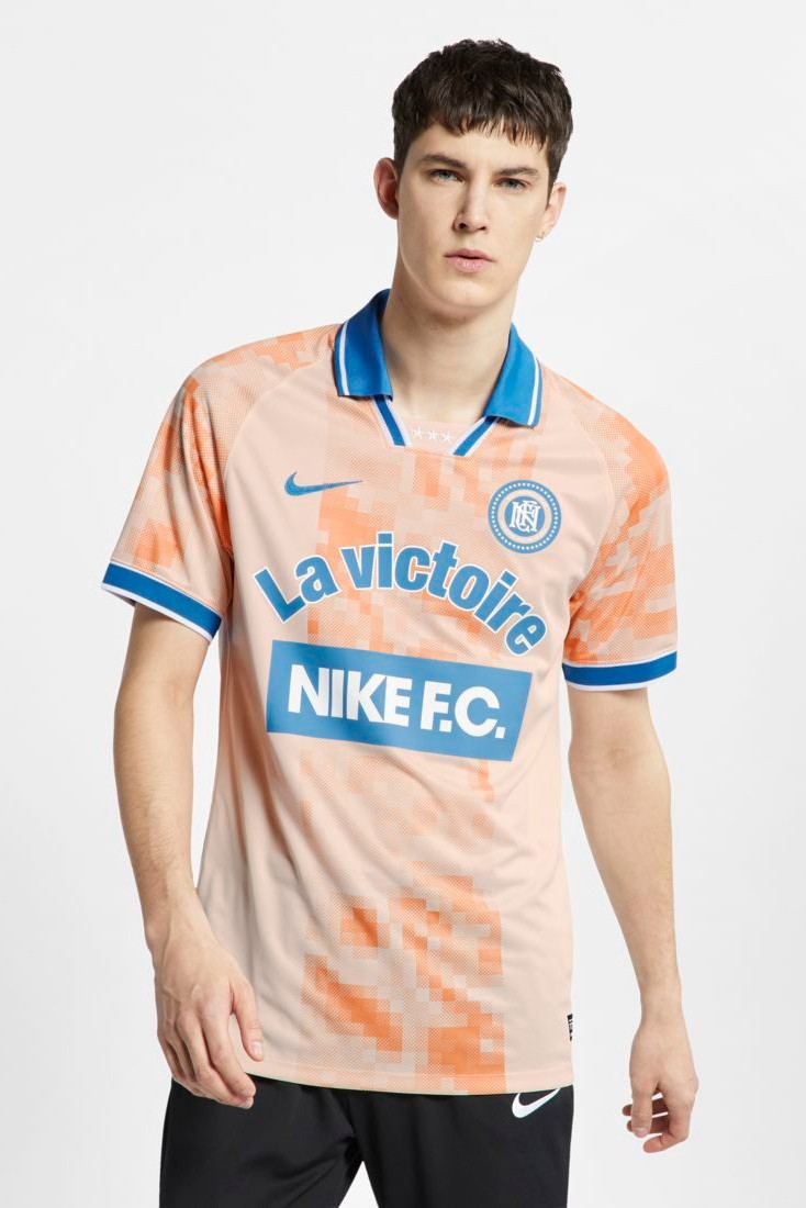 Lenders Magazine - Nike F.C. La Victoire 3