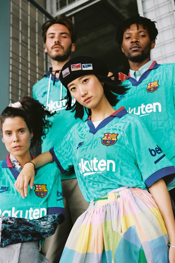 Lenders Magazine - FC Barcelona Third Kit 4