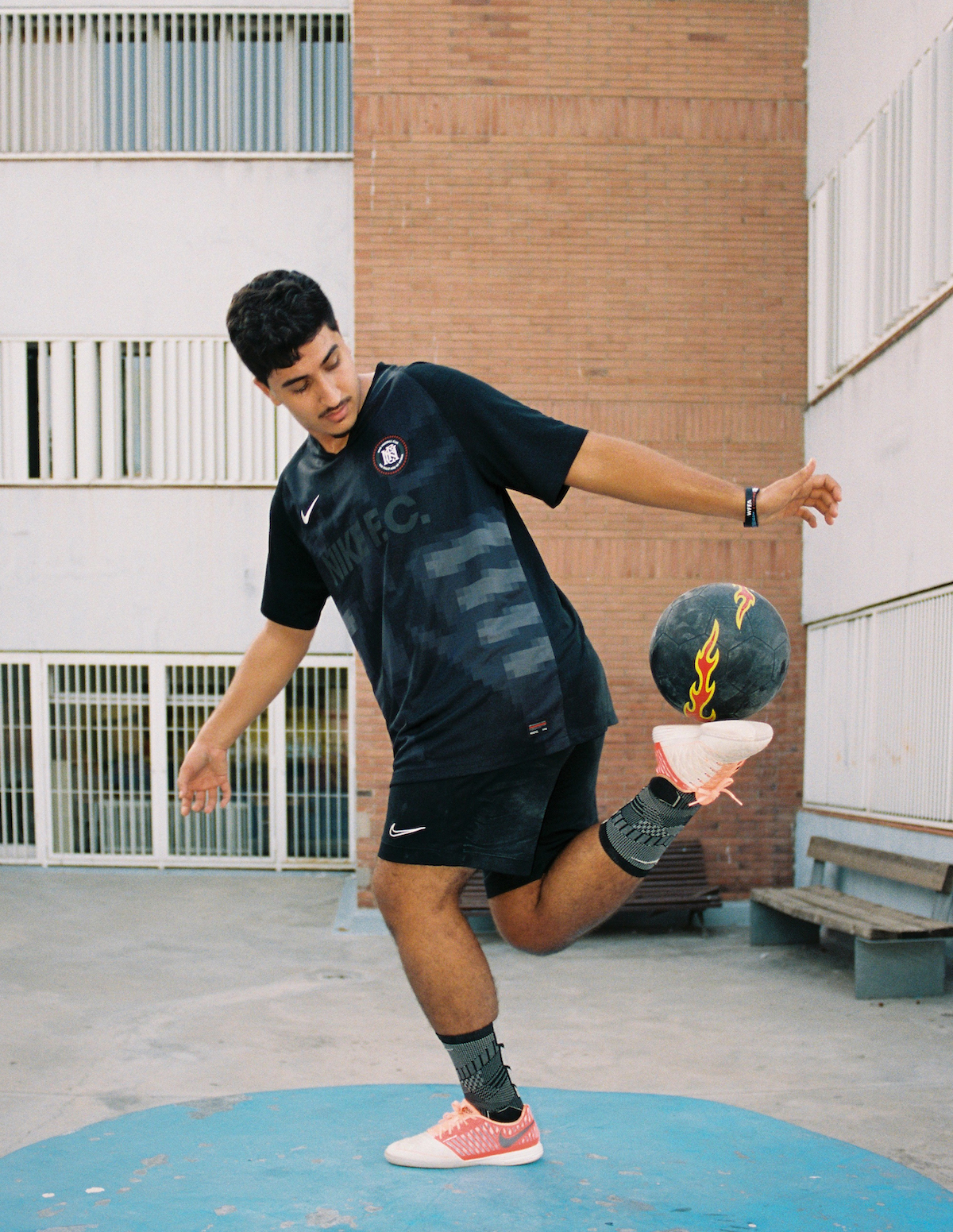 Lenders Magazine - Barcelona Cup 13