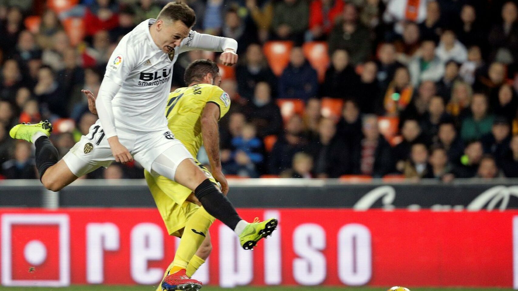Futbol-La_Liga-Valencia_CF-Villarreal_CF-El_Bernabeu_371475493_113285862_1706x960