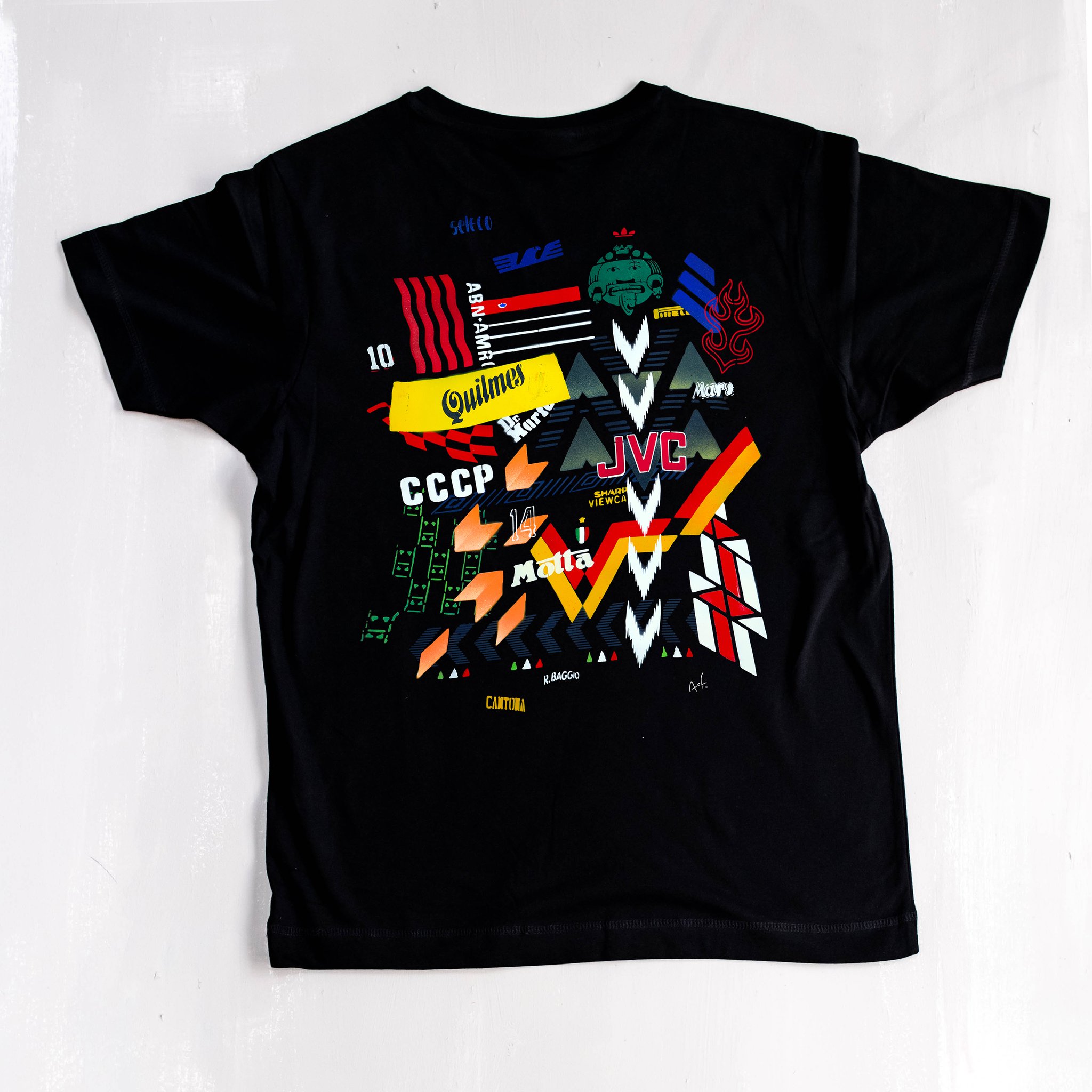 Shirt_geommetry_back_black_sq_2048x2048