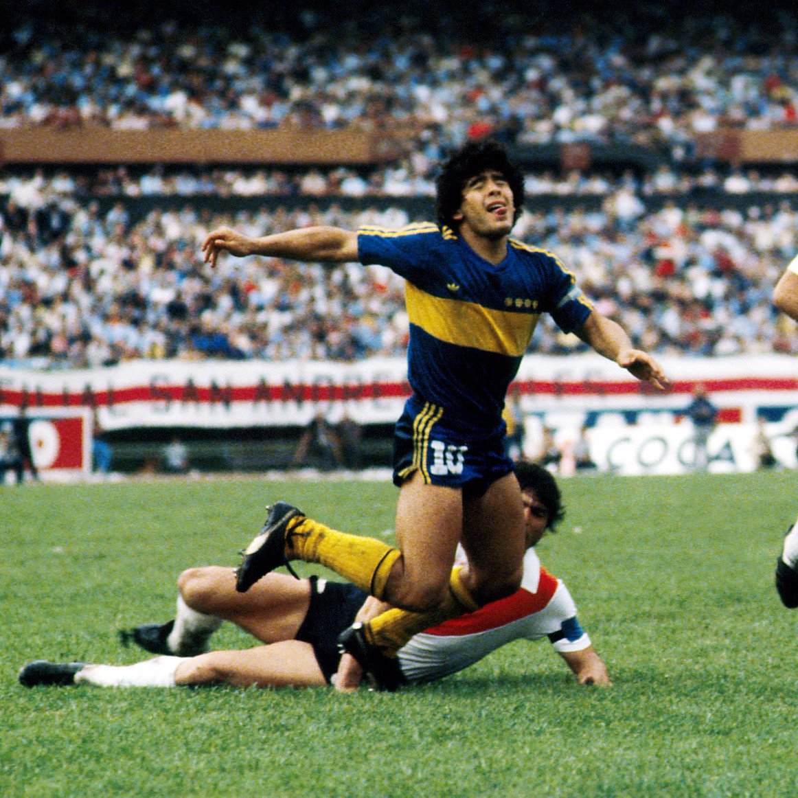 Maradona_1981_1024x1024@2x