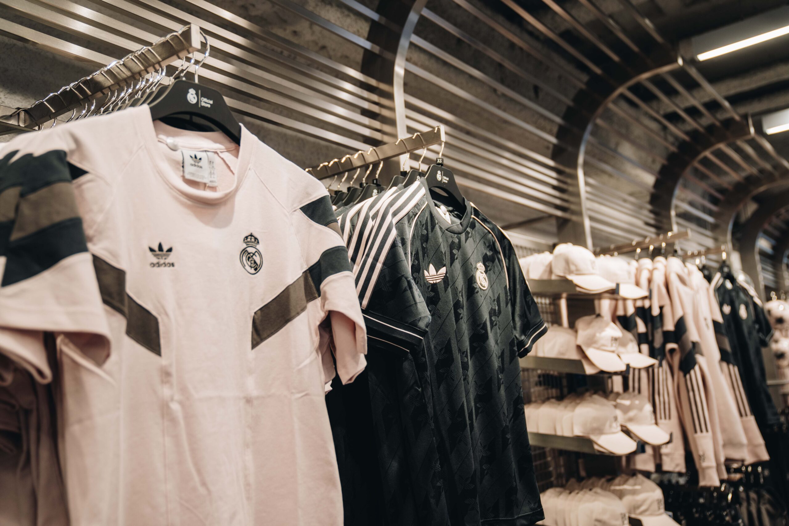 Visitamos la nueva tienda del Real Madrid en el Santiago Bernabeu Lenders Magazine