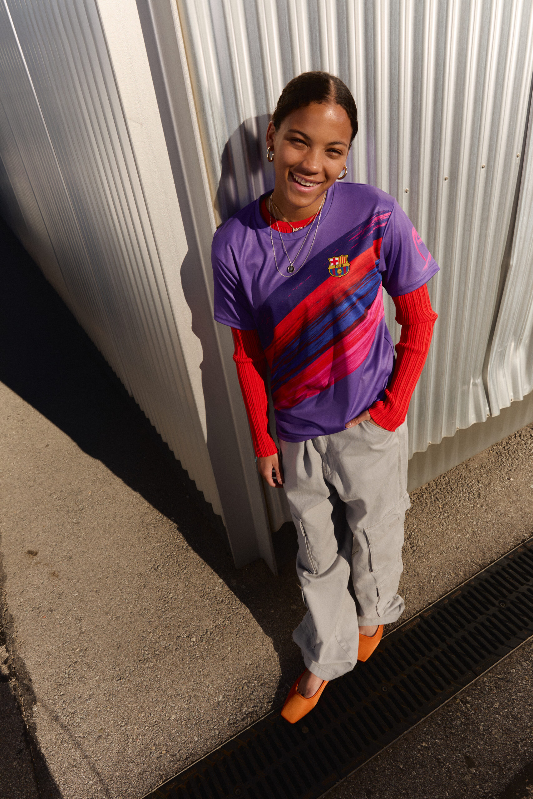 El FC Barcelona celebra el Día Internacional de la Mujer con una camiseta diseñada por María Escoté